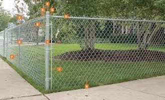 How to Install a Home Depot Chain Link Fence